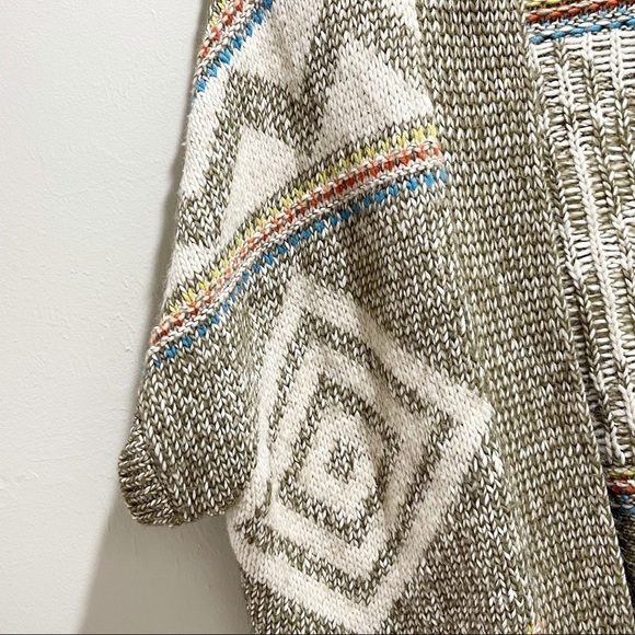 AMERICAN EAGLE OUTFITTERS Women’s Aztec Brown Multi Short Sleeve Cardigan - Picture 3 of 8